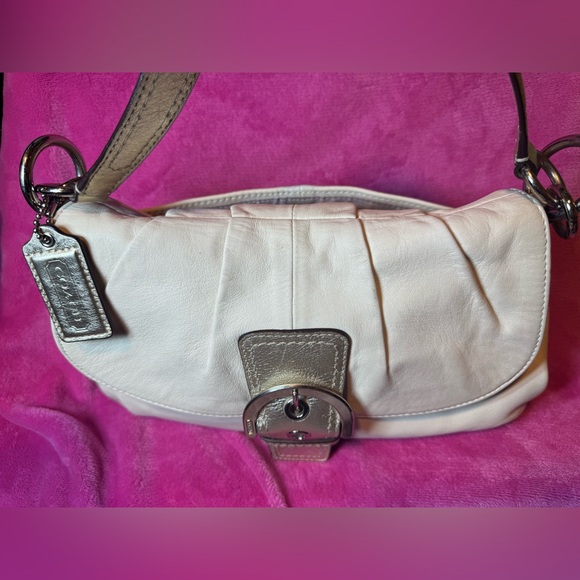 Coach Soho Y2K White Soho line Leather Buckle Flap Bag W oversized Coach Tag EUC - Picture 4 of 13